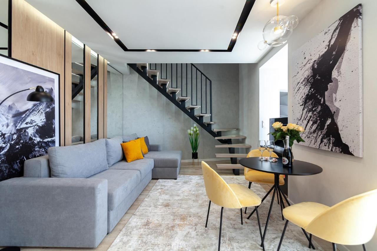 Royal Vip Jacuzzi Apart Lviv Exterior photo
